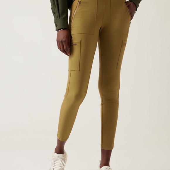 NWT Women's Athleta Headlands Hybrid Cargo Tight, Size 14 - Picture 4 of 12